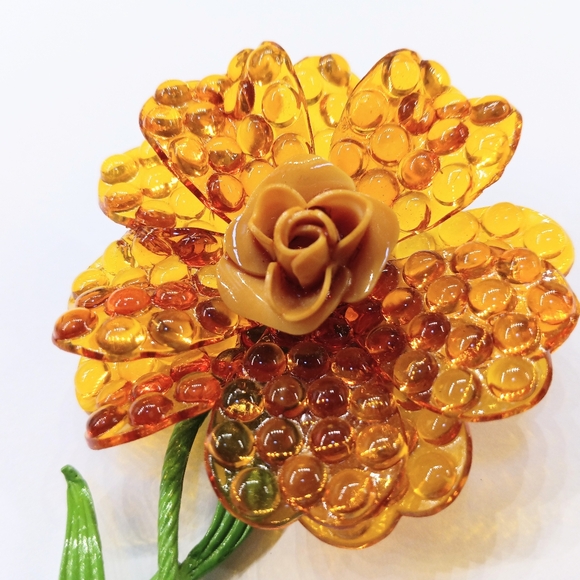 Vintage Large Lucite Gold Bubble Flower Brooch - Picture 3 of 5